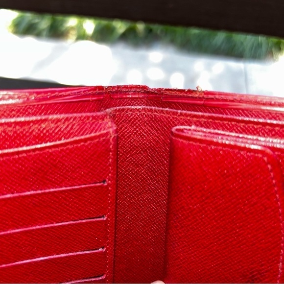 Louis Vuitton Epi leather French bifold wallet - Picture 8 of 11